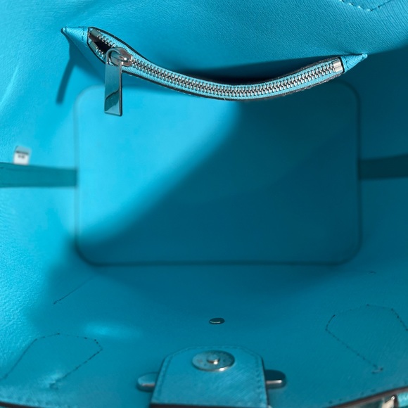 Michael Kors Bucket Bag - Picture 6 of 6